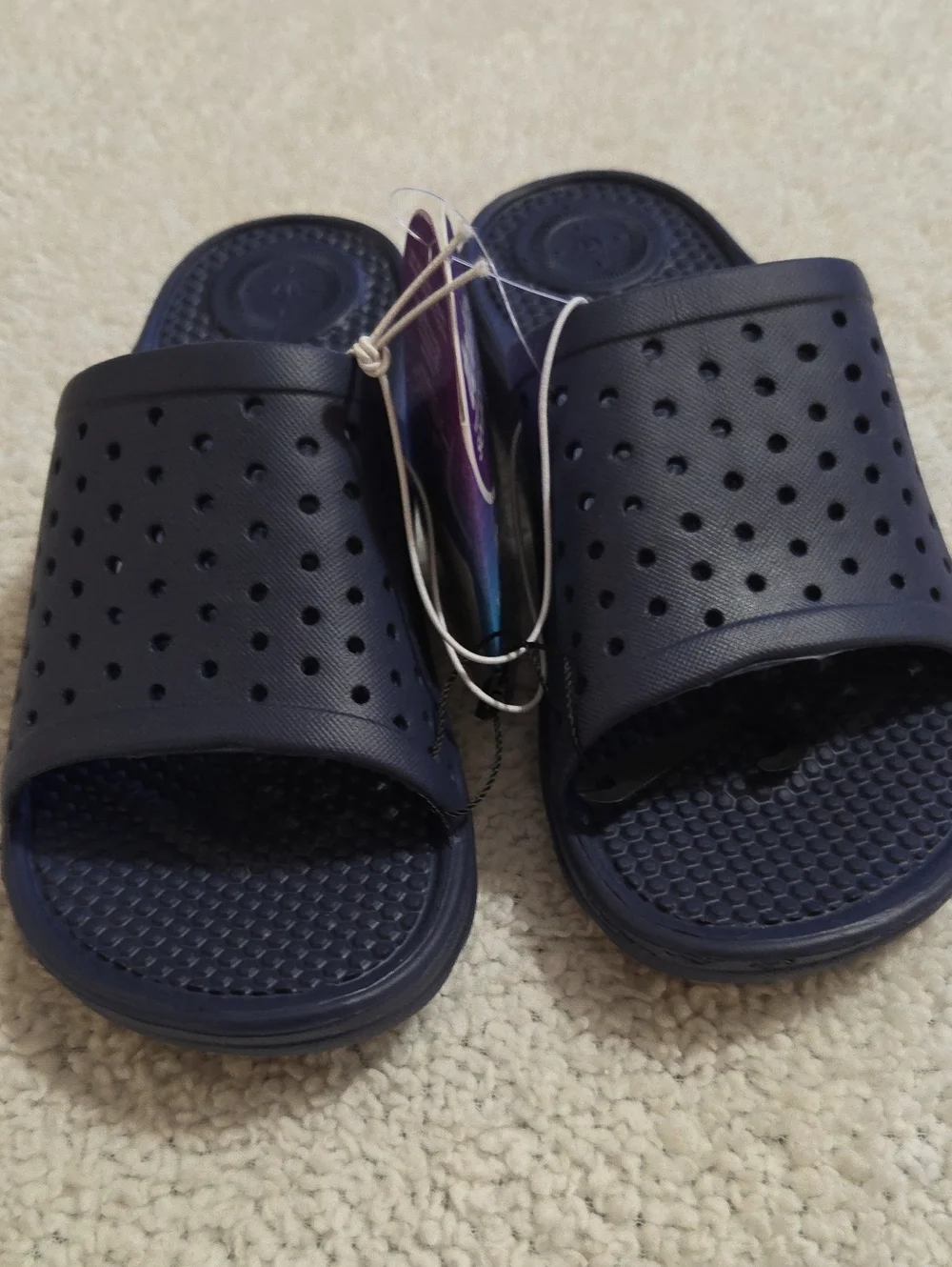 NWT TOTES SOLBOUNCE SLIDES